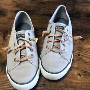 Women Sperry Sneaker in Heather Grey